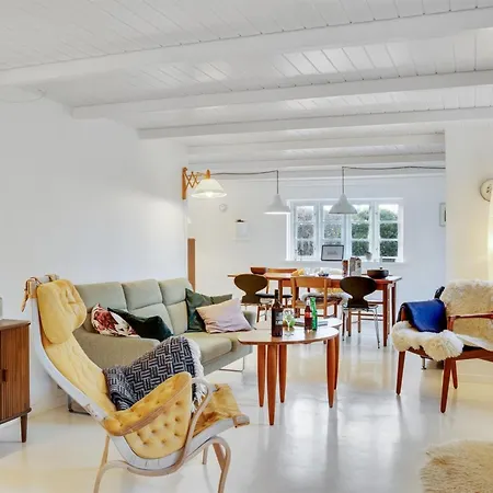 Sibo - 1-5km From The Sea By Interhome Stege